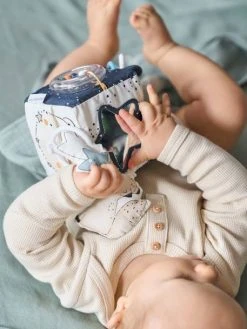 Cube D'activités à Suspendre CÉLESTE Bleu - Vertbaudet -Boutique Ergobaby cube dactivites a suspendre celeste 3