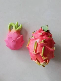 Fushia Le Fruit Du Dragon - OLI & CAROL Rose - Oli Et Carol -Boutique Ergobaby fushia le fruit du dragon oli carol 3