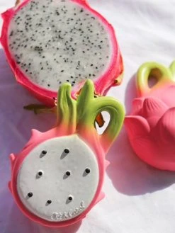 Fushia Le Fruit Du Dragon - OLI & CAROL Rose - Oli Et Carol -Boutique Ergobaby fushia le fruit du dragon oli carol 4