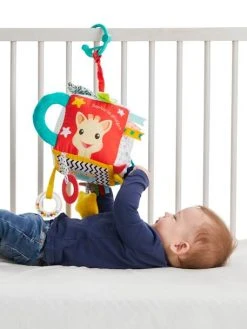 Grand Cube D'Activités Sophie La Girafe - VULLI Multicolore - Sophie La Girafe 10 Grand Cube D'Activités Sophie La Girafe - VULLI Multicolore - Sophie La Girafe -Boutique Ergobaby grand cube dactivites sophie la girafe vulli 4