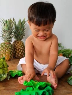 Jouet De Dentition Kendall La Feuille De Chou - OLI & CAROL Vert - Oli Et Carol -Boutique Ergobaby jouet de dentition kendall la feuille de chou oli carol 3