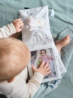 Livre D'éveil Et Photos CÉLESTE Bleu - Vertbaudet -Boutique Ergobaby livre deveil et photos celeste 5