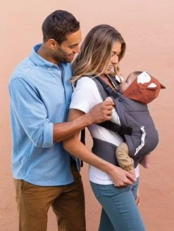 Porte-bébé Cuddle Up INFANTINO Gris/capuche Renard - Infantino -Boutique Ergobaby porte bebe cuddle up infantino 5