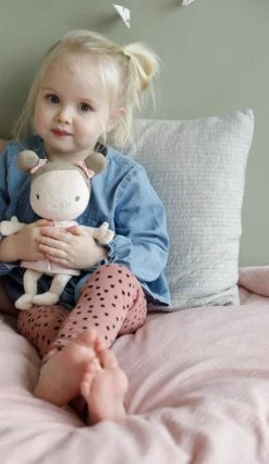 Poupée LITTLE DUTCH Bébé Rosa Et Ses Accessoires Rose - Little Dutch 10 Poupée LITTLE DUTCH Bébé Rosa Et Ses Accessoires Rose - Little Dutch -Boutique Ergobaby poupee little dutch bebe rosa et ses accessoires 4